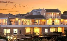 Kelly'S Beachfront Apartments